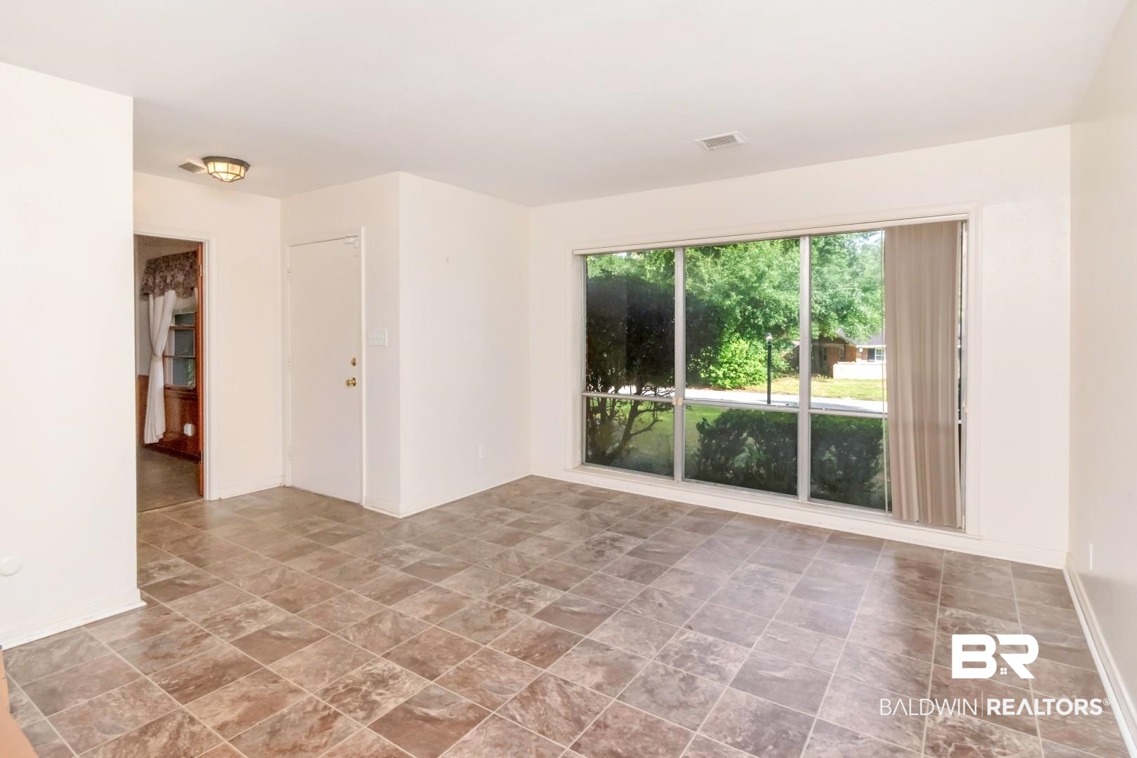 5858 Montfort Road South Mobile, AL 36608 - Photo 4 of 30 Formal Living Room