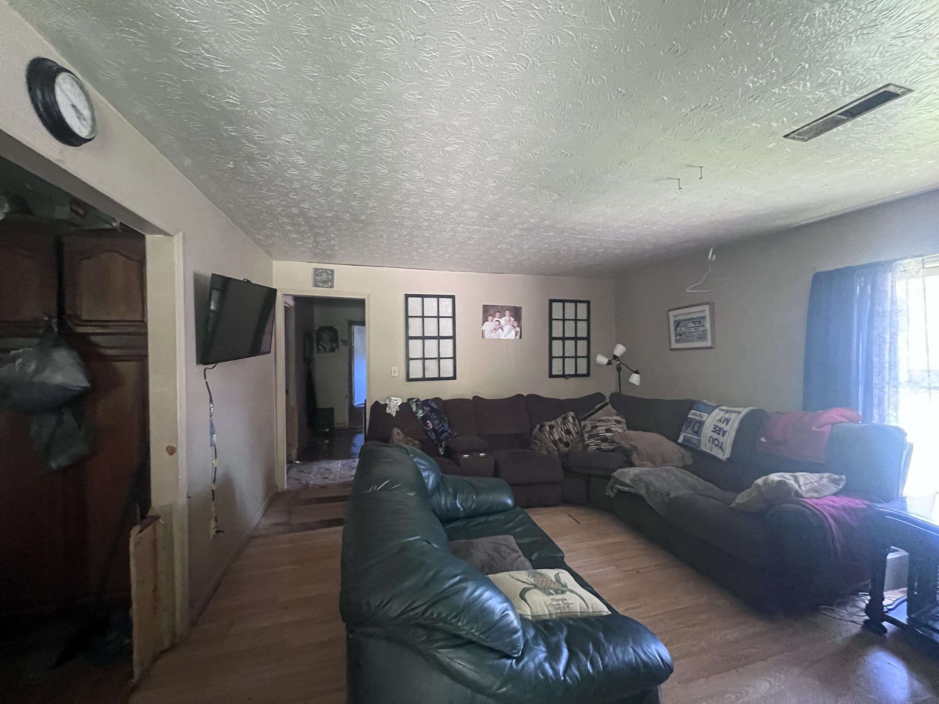 105 Nutwood Road Middlesboro, KY 40965 - Photo 11 of 11 IMG_2354