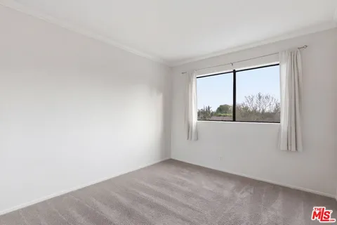 $649,990 | 7100 Balboa Boulevard, Unit 101, Van Nuys, CA 91406