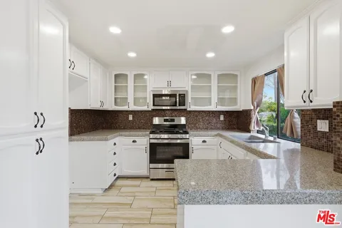 $649,990 | 7100 Balboa Boulevard, Unit 101, Van Nuys, CA 91406