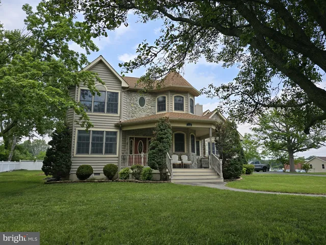 $2,400 | 13 Front Street, Wyoming, DE 19934