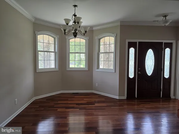 $2,300 | 13 Front Street, Wyoming, DE 19934