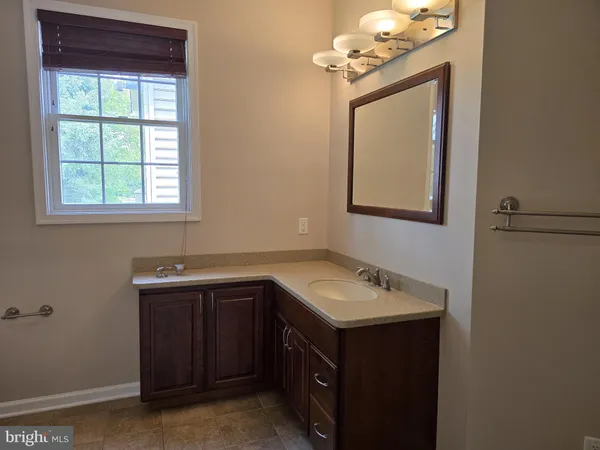 $2,300 | 13 Front Street, Wyoming, DE 19934