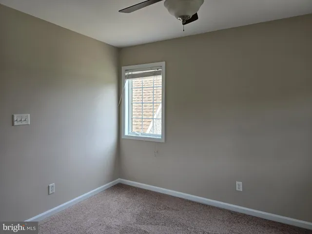 $2,400 | 13 Front Street, Wyoming, DE 19934