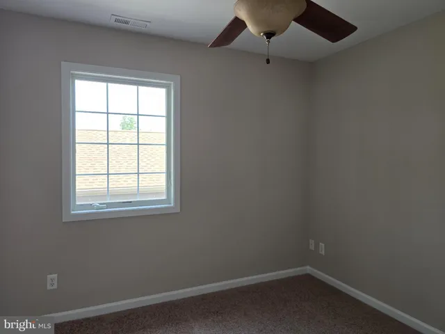 $2,400 | 13 Front Street, Wyoming, DE 19934