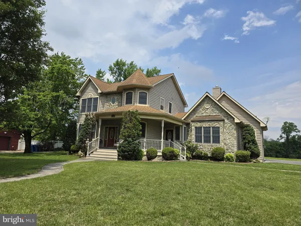 $2,300 | 13 Front Street, Wyoming, DE 19934
