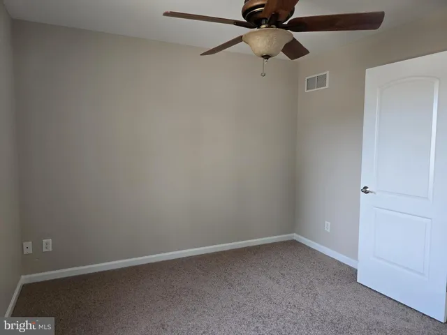 $2,400 | 13 Front Street, Wyoming, DE 19934