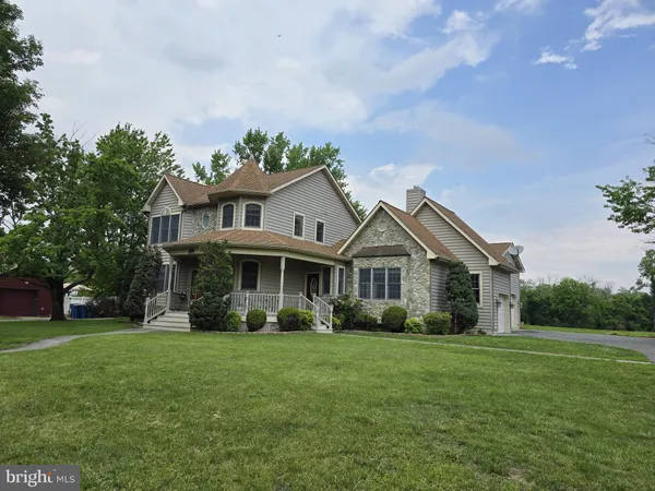 $2,300 | 13 Front Street, Wyoming, DE 19934