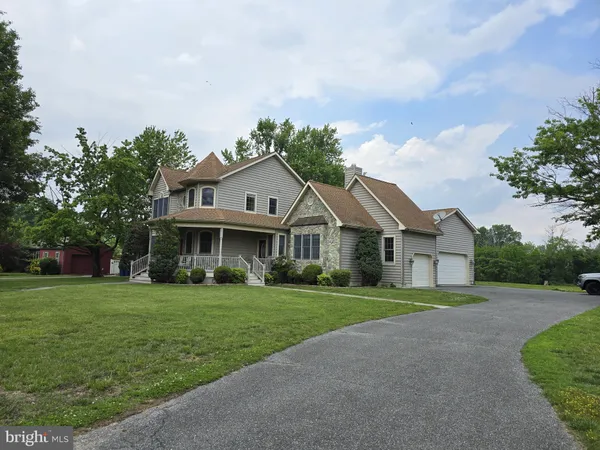 $2,300 | 13 Front Street, Wyoming, DE 19934