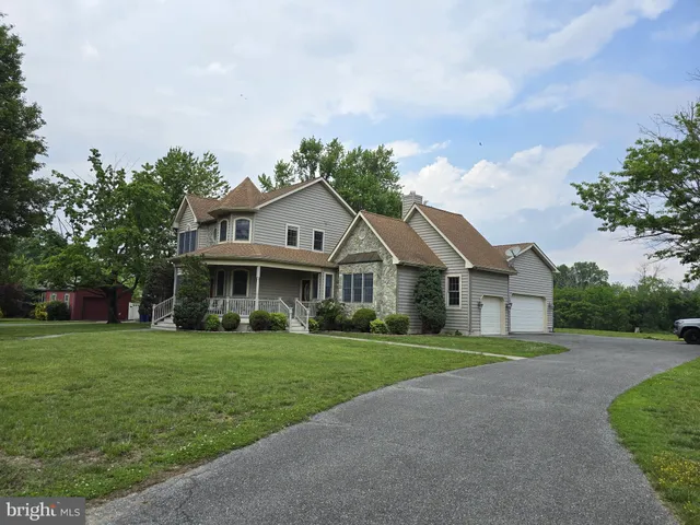 $2,400 | 13 Front Street, Wyoming, DE 19934