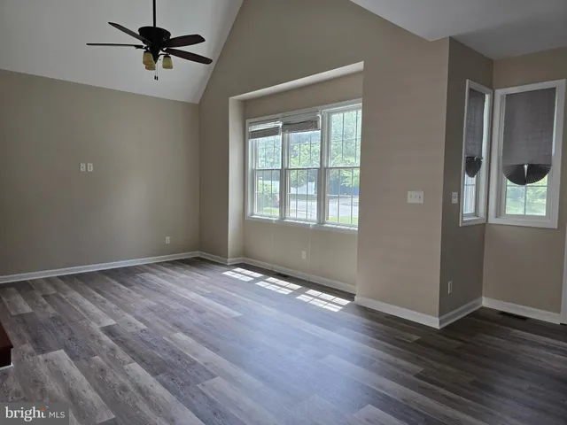 $2,400 | 13 Front Street, Wyoming, DE 19934