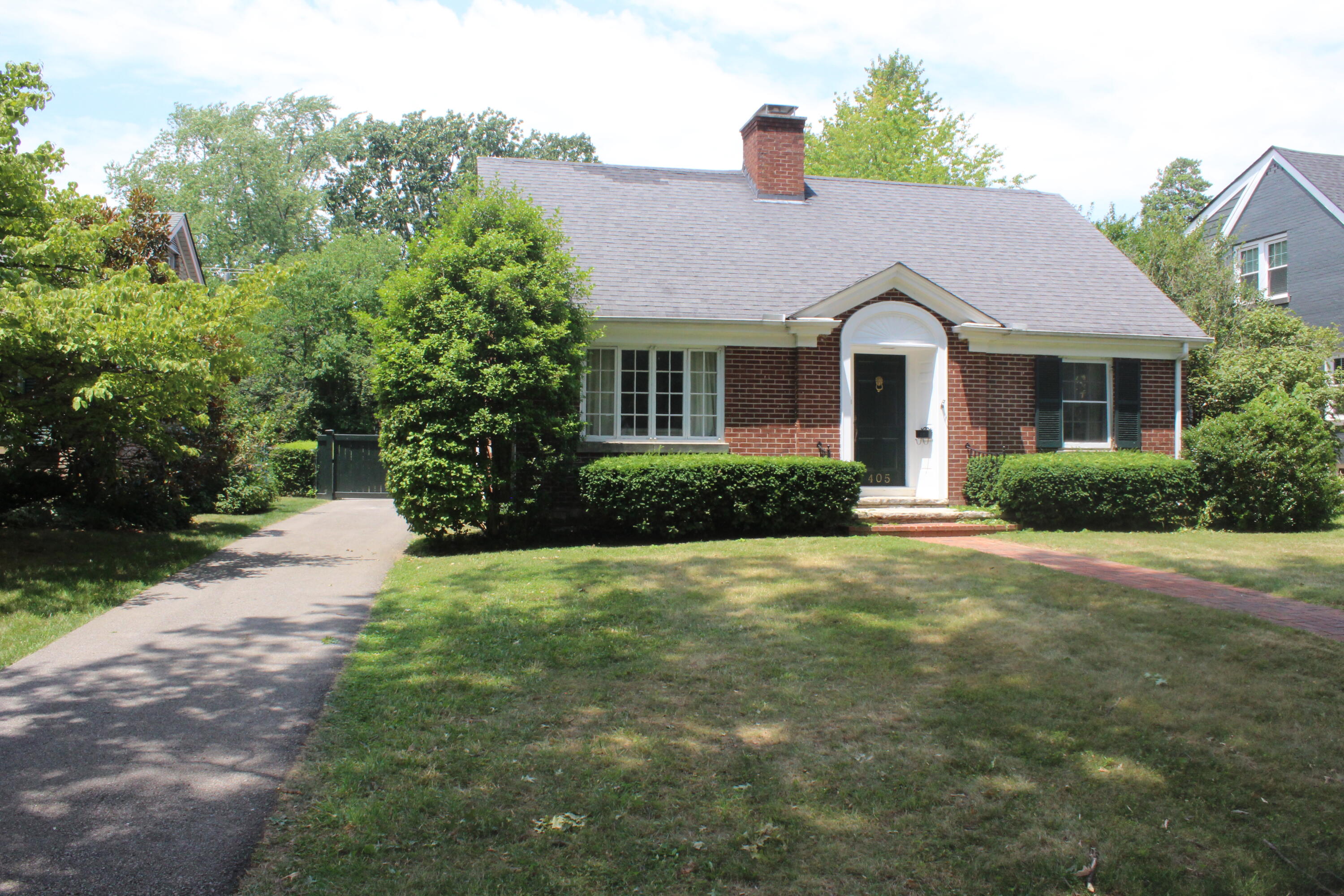 405 Chinoe Road Lexington, KY 40502 - Photo 4 of 48 IMG_0471