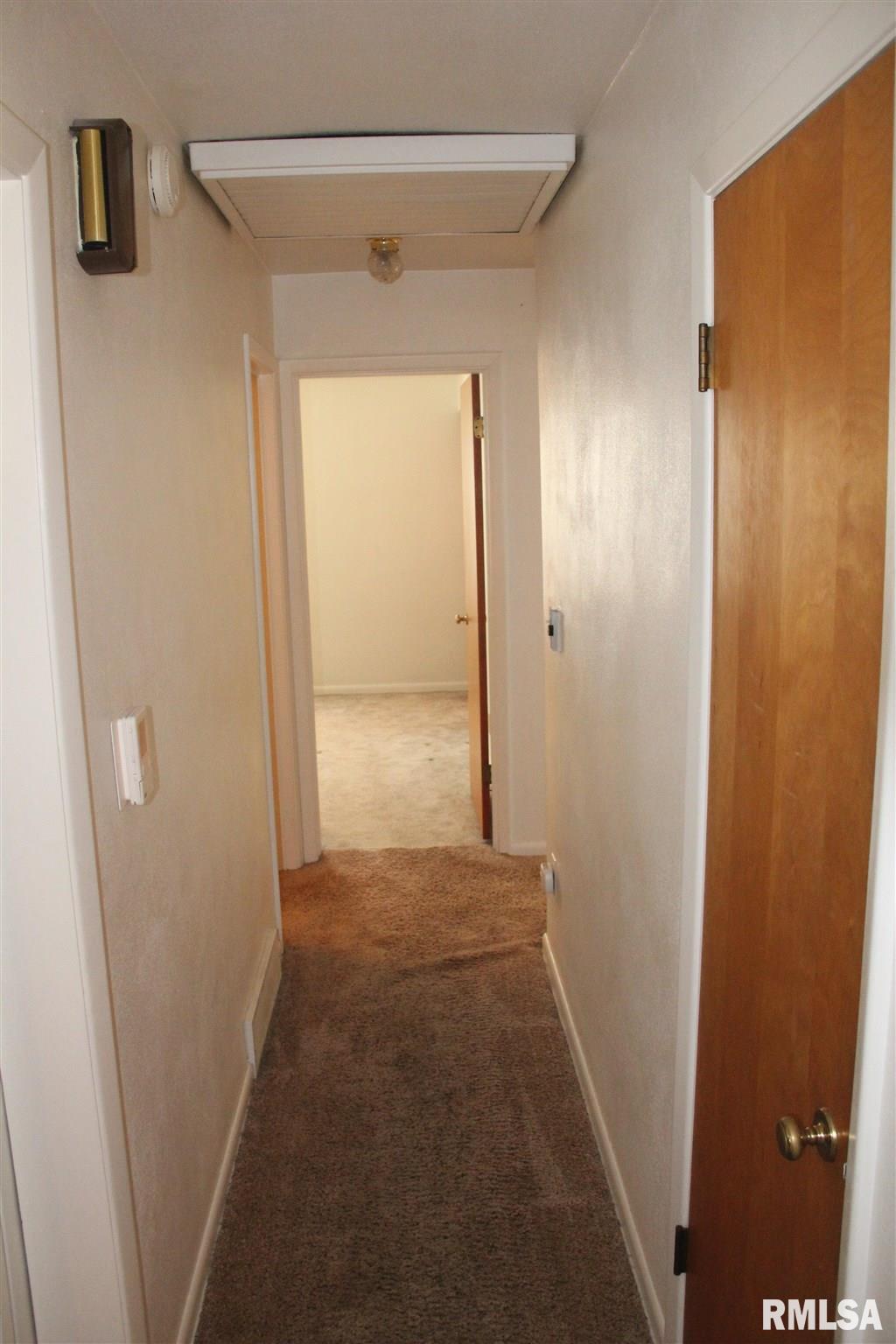 2416 Queensway Road Springfield, IL 62703 - Photo 11 of 41 Gallery Image 11