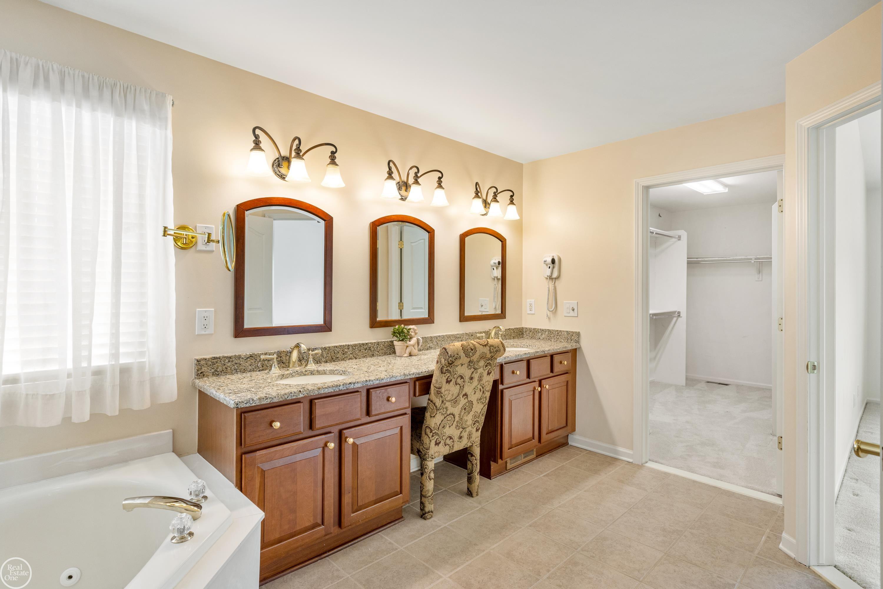 2463 Selkirk Street Rochester, MI 48306 - Photo 46 of 87 50142112-5b3e6f1c-1bb5-436e-b657-45d7f66ad439.JPG