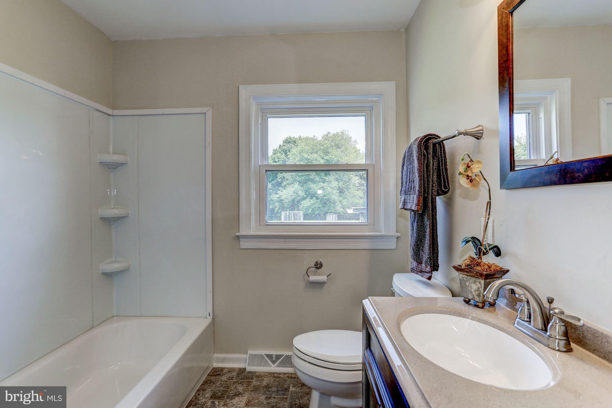 4268 Razor Hill Road Bealeton, VA 22712 - Photo 17 of 30 Bath