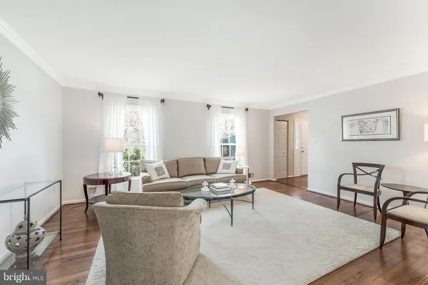 $1,200,000 | 10417 Silk Oak Drive, Vienna, VA 22182