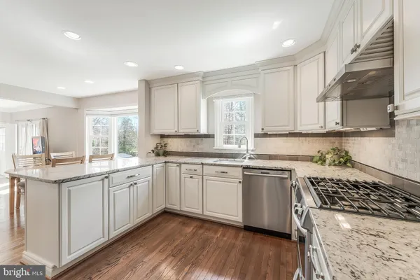 $1,200,000 | 10417 Silk Oak Drive, Vienna, VA 22182