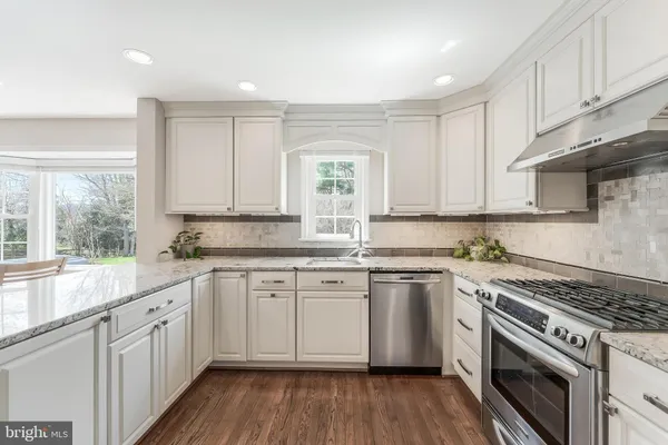 $1,200,000 | 10417 Silk Oak Drive, Vienna, VA 22182