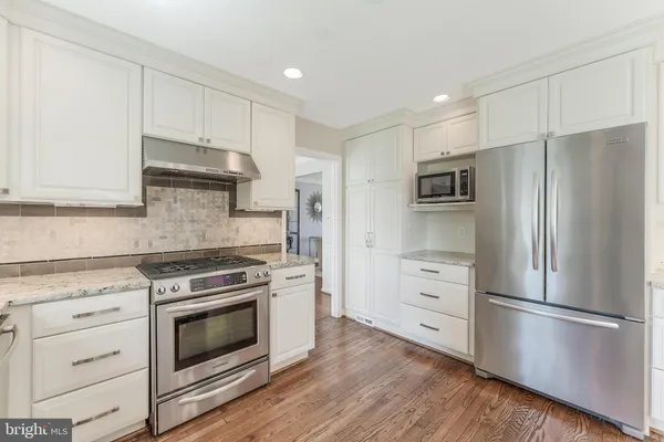 $1,200,000 | 10417 Silk Oak Drive, Vienna, VA 22182