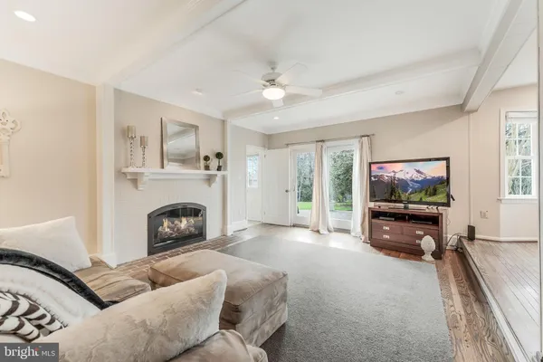$1,200,000 | 10417 Silk Oak Drive, Vienna, VA 22182