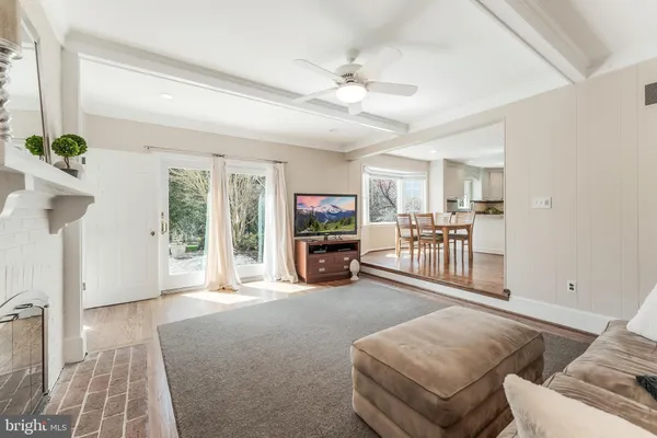 $1,200,000 | 10417 Silk Oak Drive, Vienna, VA 22182