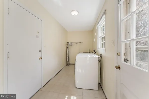 $1,200,000 | 10417 Silk Oak Drive, Vienna, VA 22182