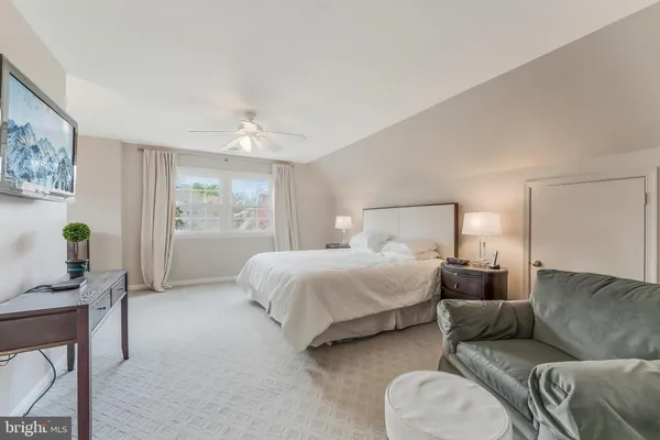 $1,200,000 | 10417 Silk Oak Drive, Vienna, VA 22182