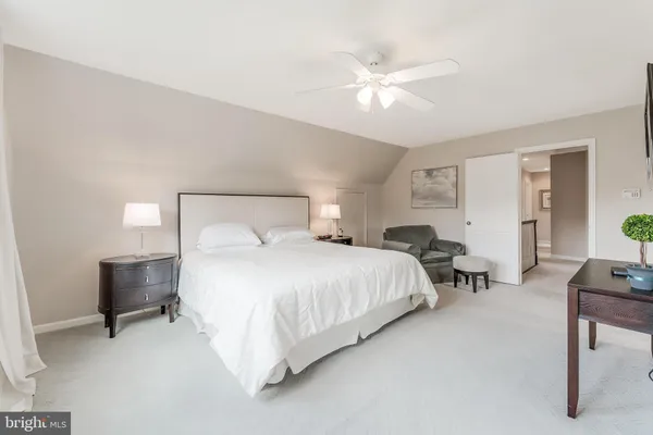 $1,200,000 | 10417 Silk Oak Drive, Vienna, VA 22182