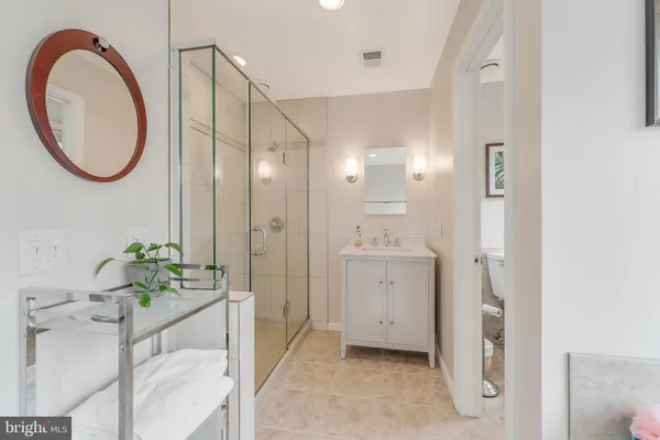 $1,200,000 | 10417 Silk Oak Drive, Vienna, VA 22182
