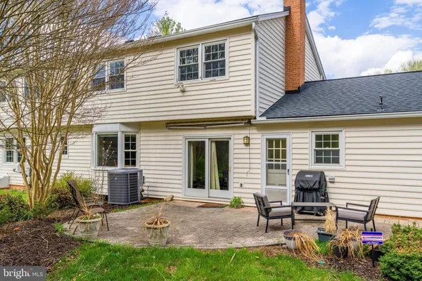 $1,200,000 | 10417 Silk Oak Drive, Vienna, VA 22182