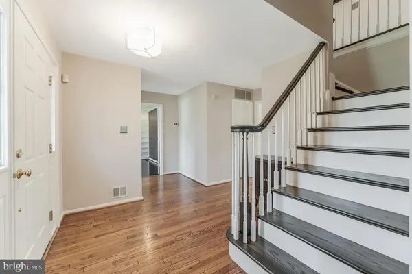 $1,200,000 | 10417 Silk Oak Drive, Vienna, VA 22182