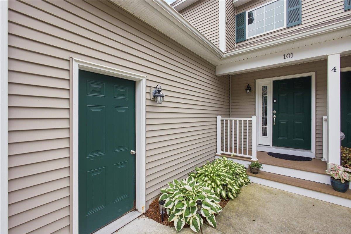 4 Hummingbird Lane, Unit 101 Milton, VT 05468 - Photo 11 of 59