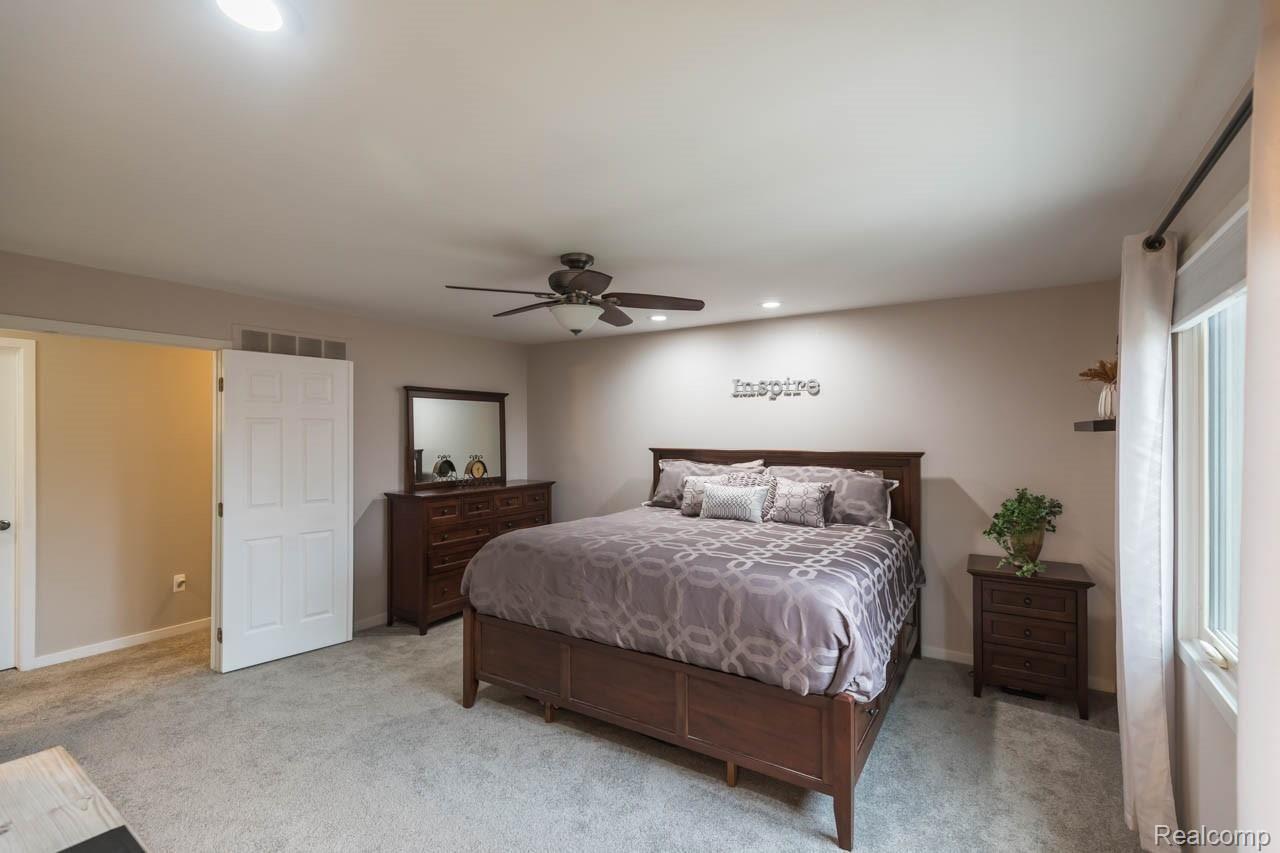 37291 Chesapeake Road Farmington, MI 48335 - Photo 23 of 45 Spacious with new carpet