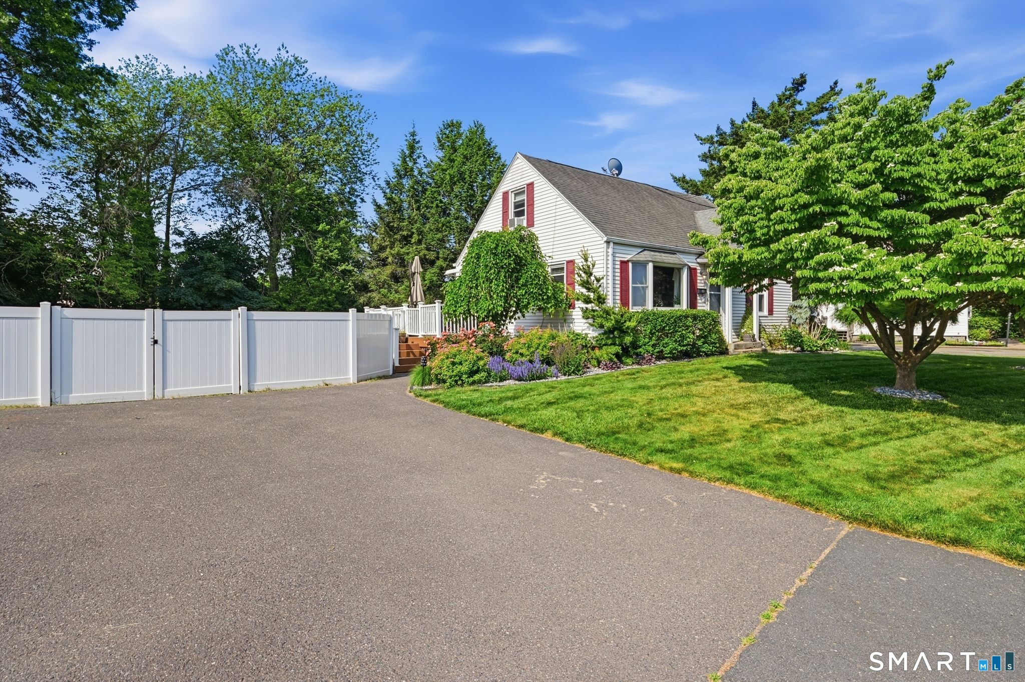 18 Freemont Road Enfield, CT 06082 - Photo 1 of 36