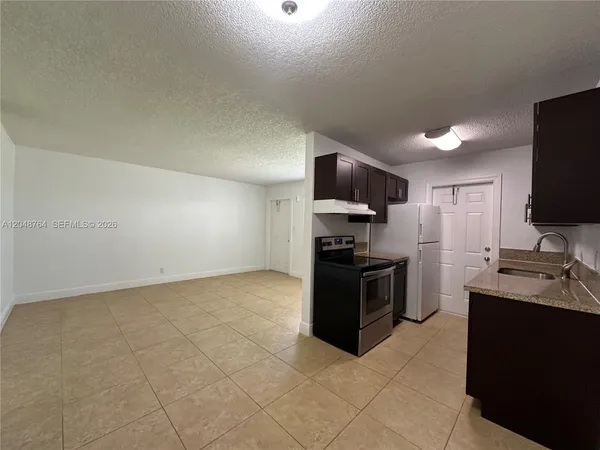 $1,595 | 2900 Northeast 17th Avenue, Unit 109, Pompano Beach, FL 33064