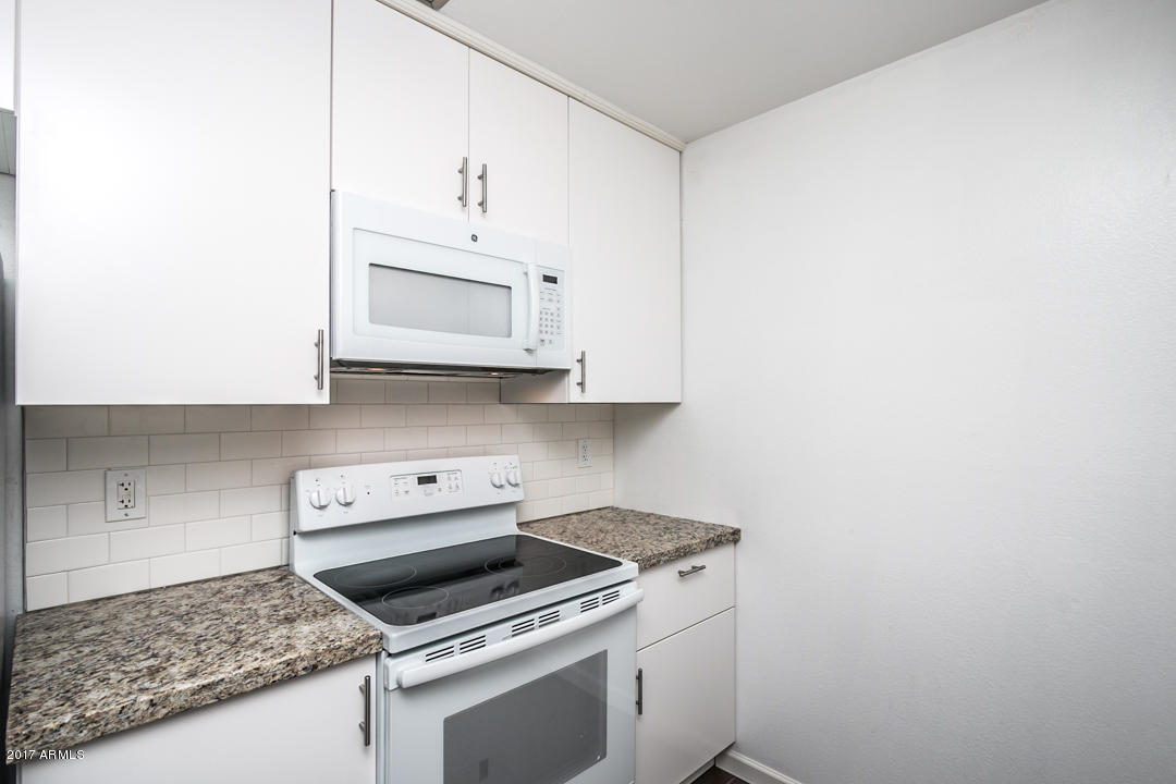 10020 West Royal Oak Road, Unit L Sun City, AZ 85351 - Photo 11 of 31 09441- 10020 W Royal Oak Rd L AZ- Candi-