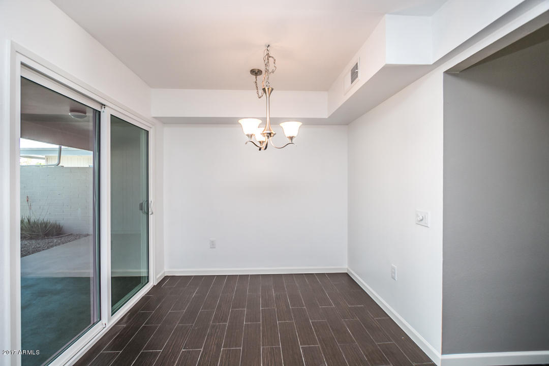 10020 West Royal Oak Road, Unit L Sun City, AZ 85351 - Photo 13 of 31 09441- 10020 W Royal Oak Rd L AZ- Candi-