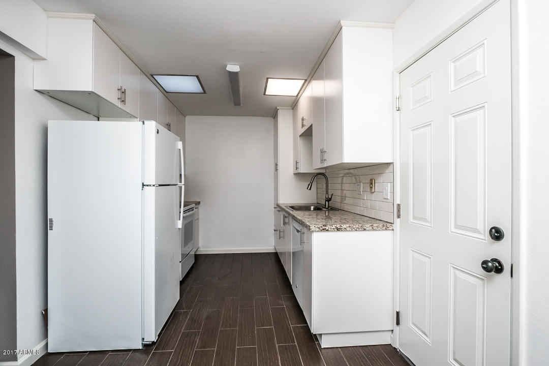 10020 West Royal Oak Road, Unit L Sun City, AZ 85351 - Photo 9 of 31 09441- 10020 W Royal Oak Rd L AZ- Candi-