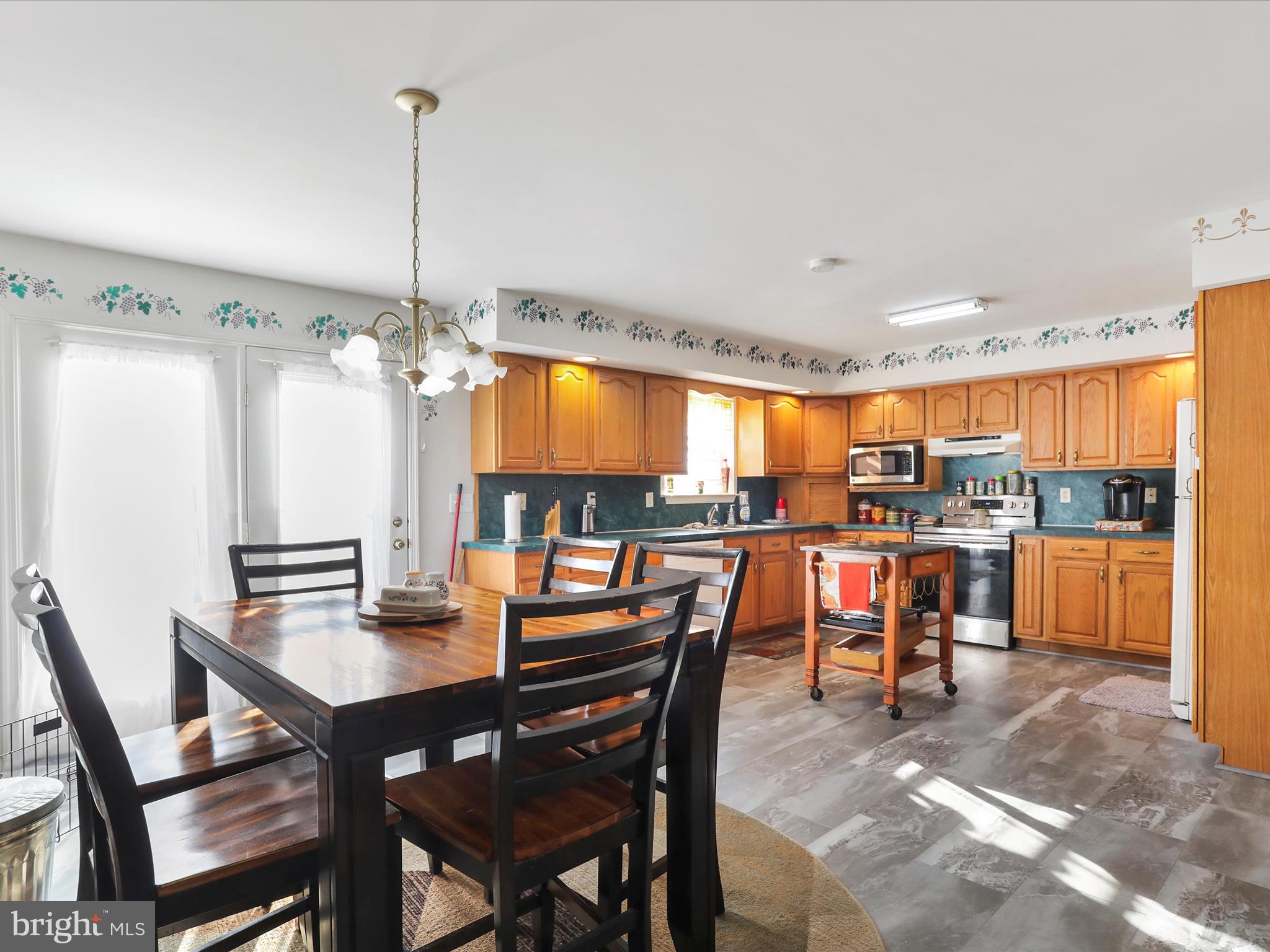9893 Charles Town Road Ranson, WV 25438 - Photo 15 of 46