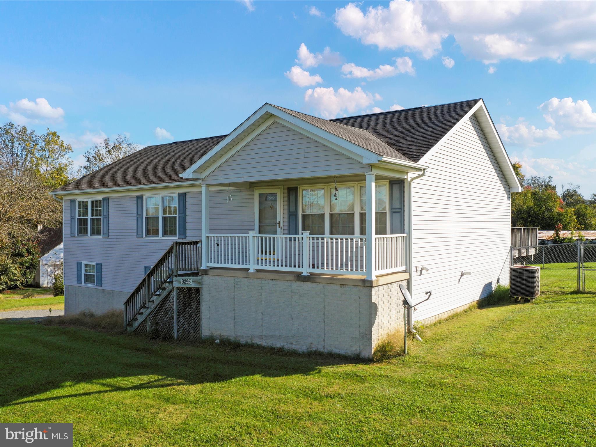 9893 Charles Town Road Ranson, WV 25438 - Photo 4 of 46