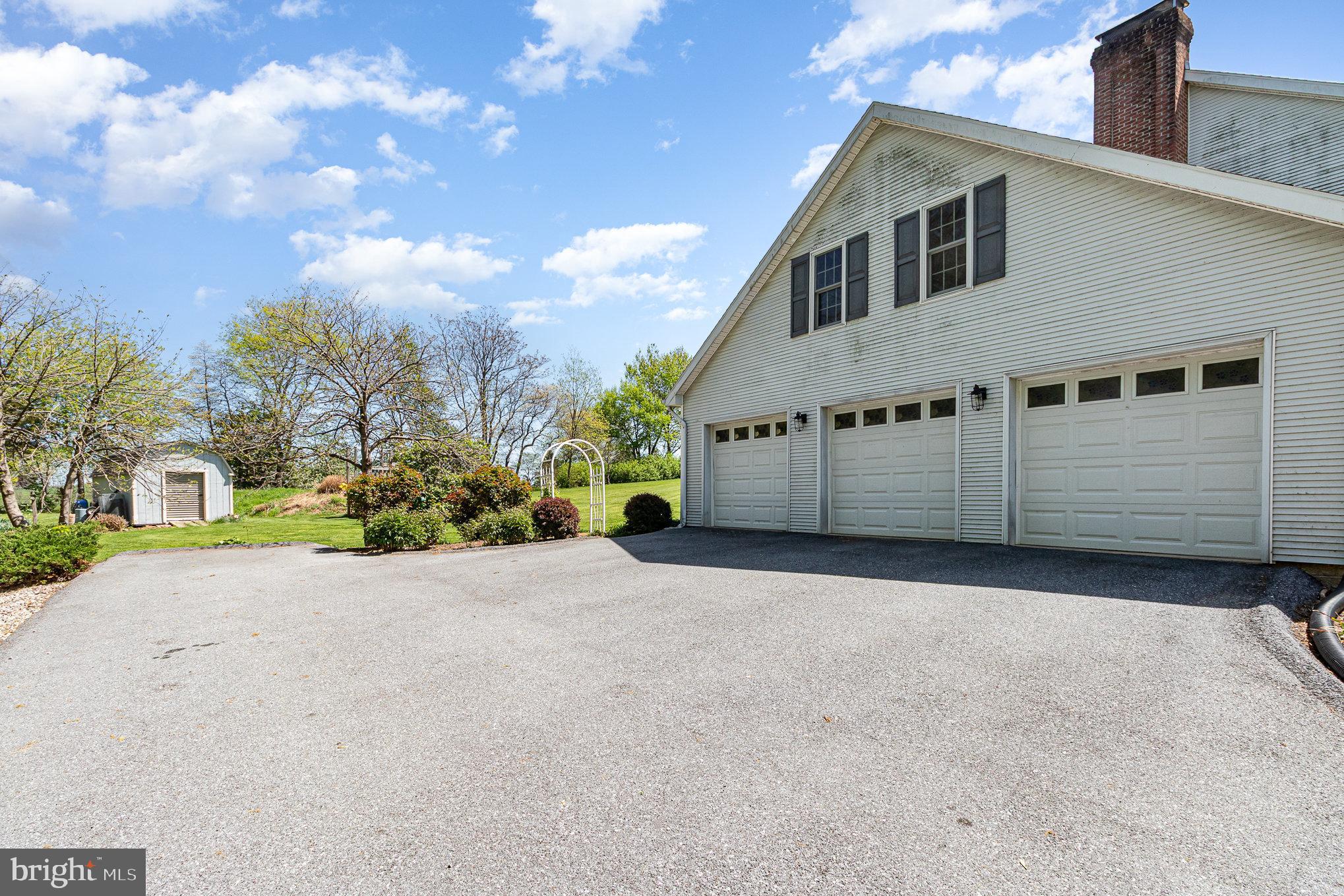 14 Eastfield Road Hummelstown, PA 17036 - Photo 41 of 55 Garage