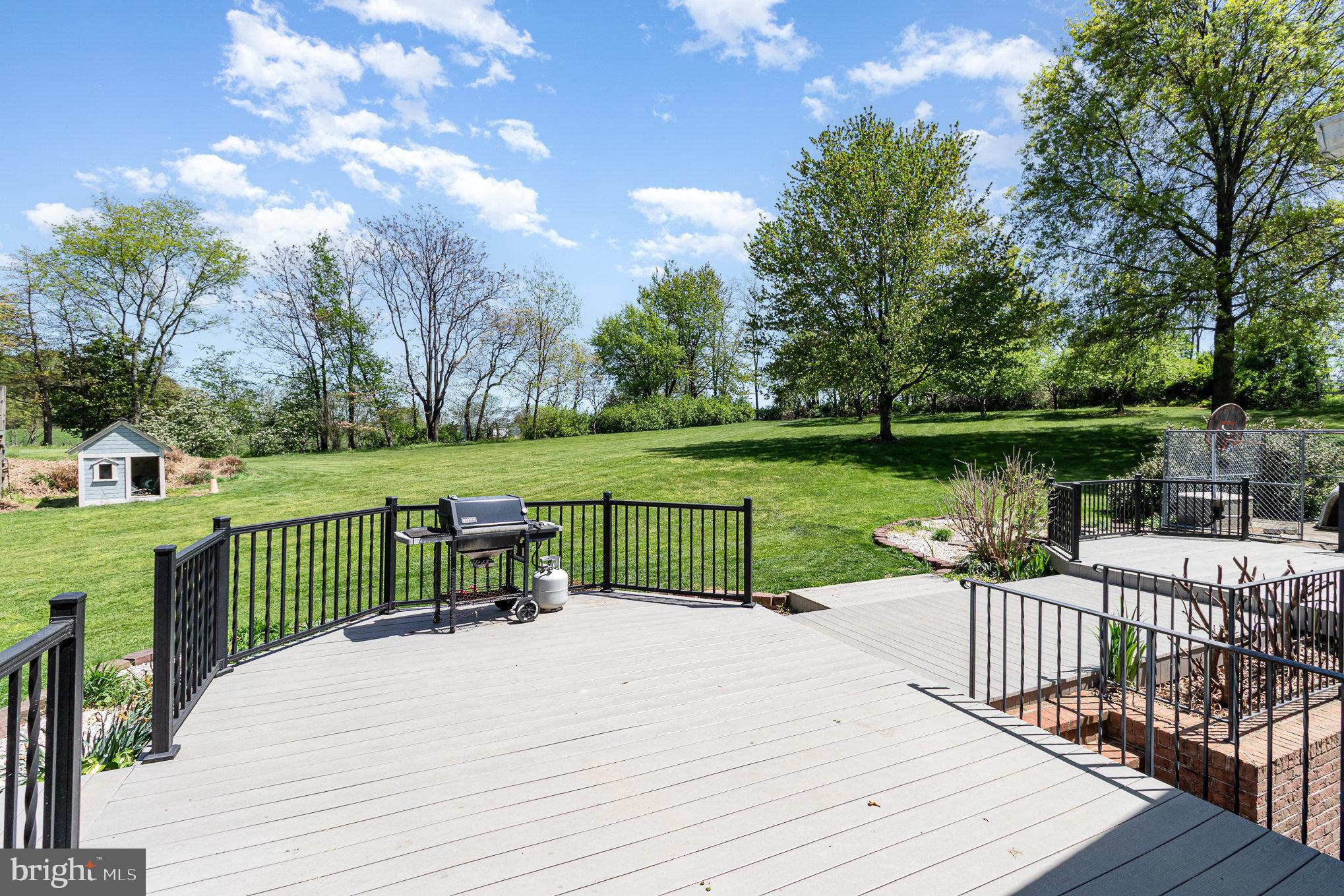 14 Eastfield Road Hummelstown, PA 17036 - Photo 43 of 55 Deck