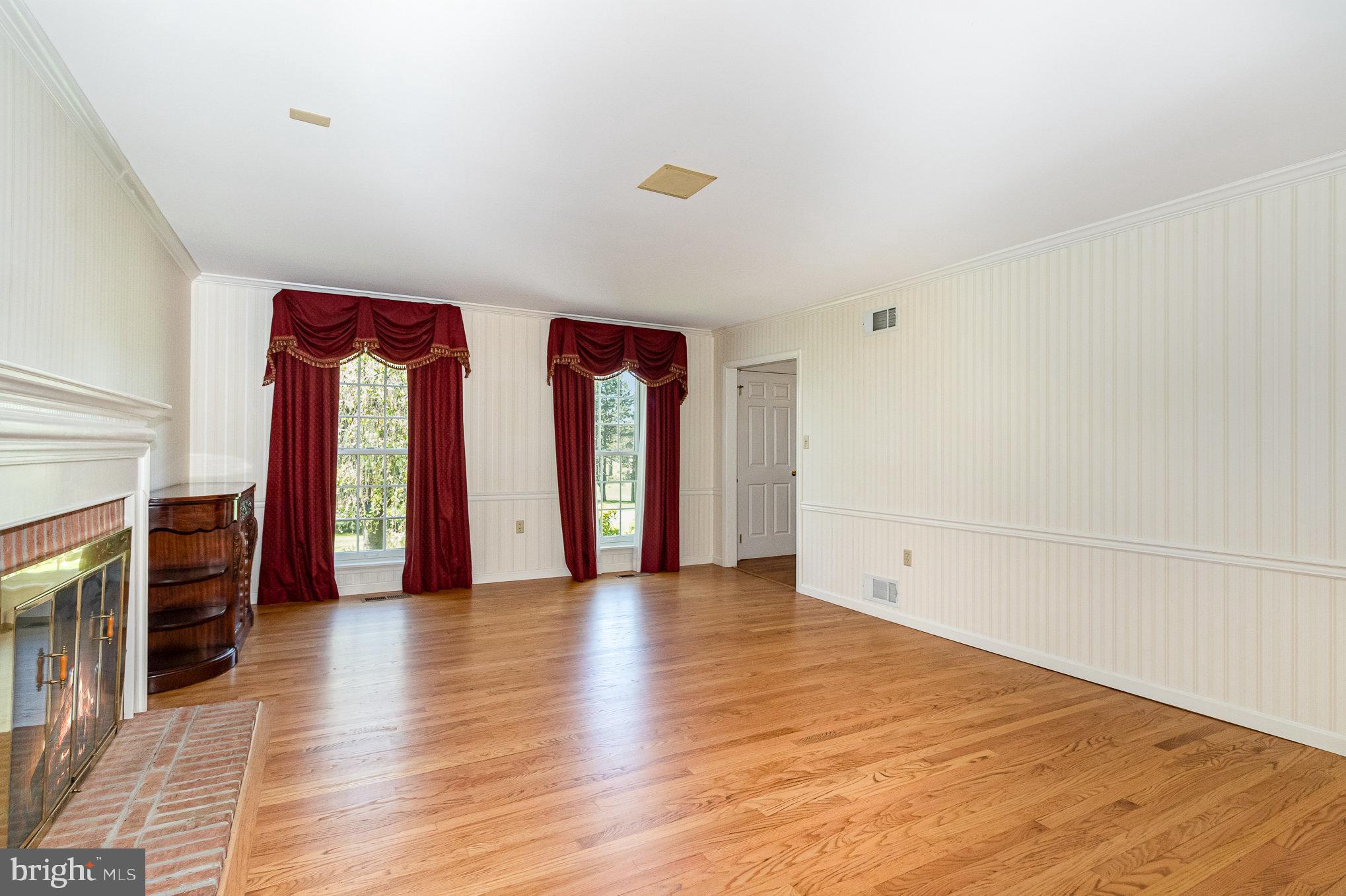 14 Eastfield Road Hummelstown, PA 17036 - Photo 7 of 55 Living room