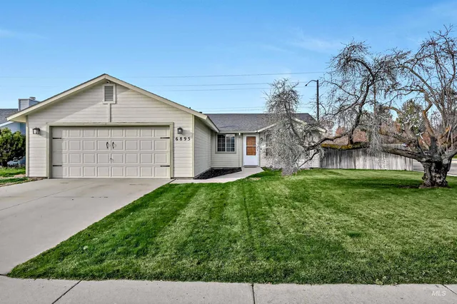 $438,000 | 6895 North Amesbury Way, Boise, ID 83714