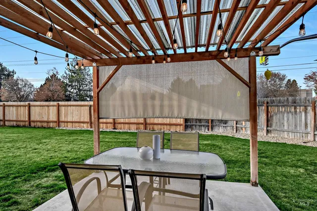 $438,000 | 6895 North Amesbury Way, Boise, ID 83714