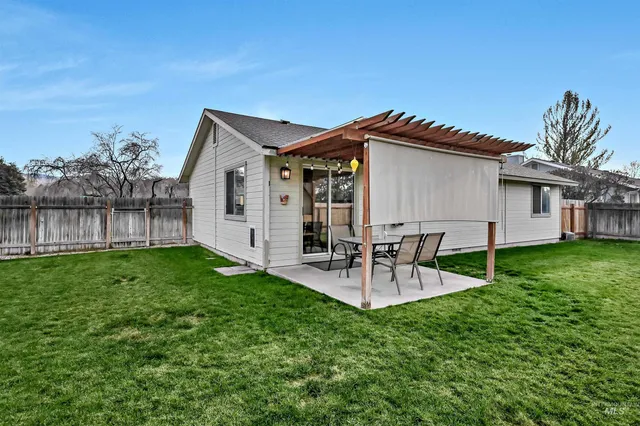 $438,000 | 6895 North Amesbury Way, Boise, ID 83714