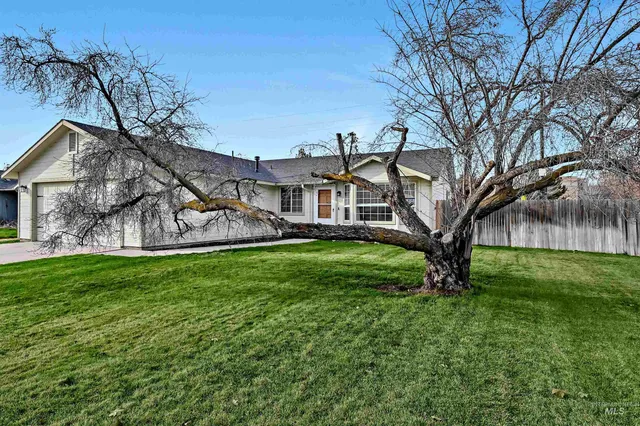 $438,000 | 6895 North Amesbury Way, Boise, ID 83714