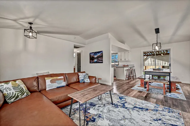 $438,000 | 6895 North Amesbury Way, Boise, ID 83714