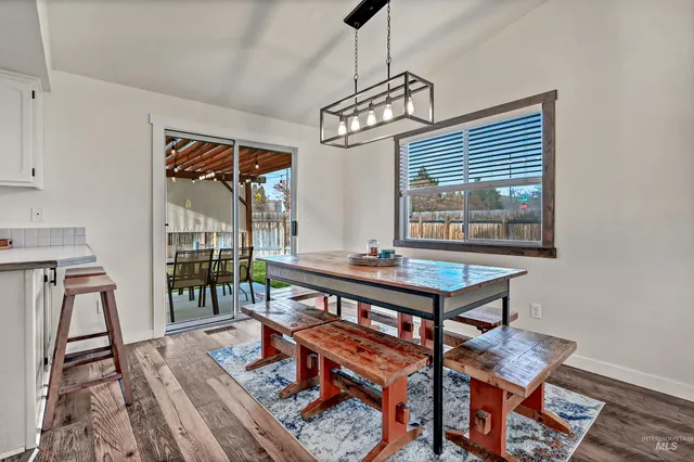 $438,000 | 6895 North Amesbury Way, Boise, ID 83714