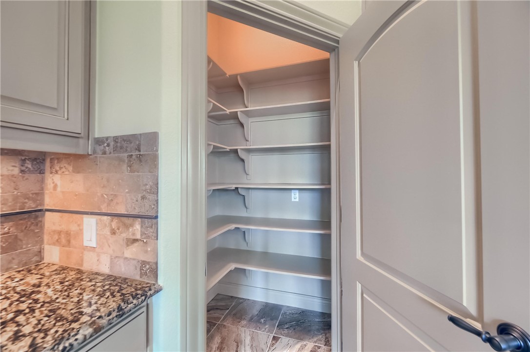 145 Powder Horn Road Bastrop, TX 78602 - Photo 10 of 39